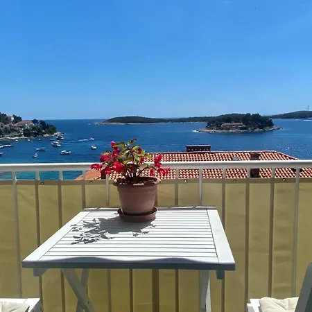 Up&above ,new Luxury Apt, Steps From And Old Town Apartamento Hvar Town