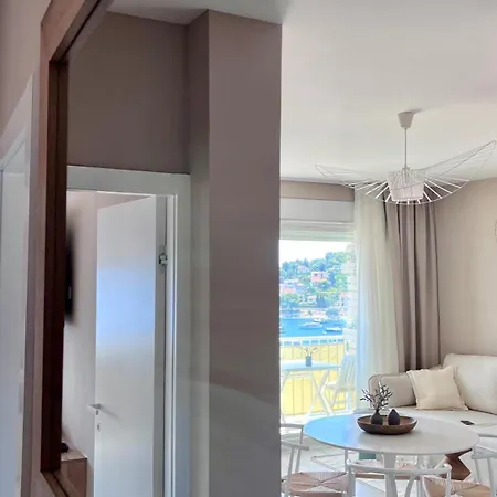 Apartamento Up&above ,new Luxury Apt, Steps From And Old Town Hvar Town