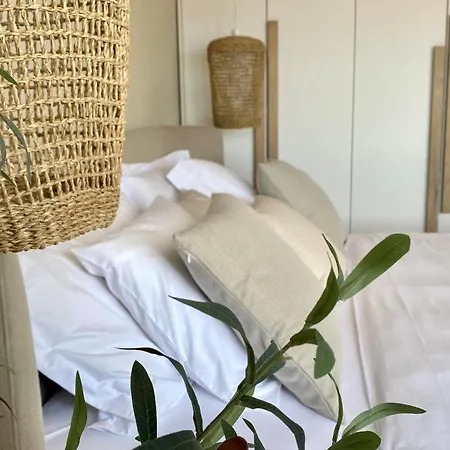 Apartamento Up&above ,new Luxury Apt, Steps From And Old Town