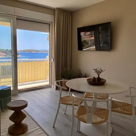 Apartamento Up&above ,new Luxury Apt, Steps From And Old Town
