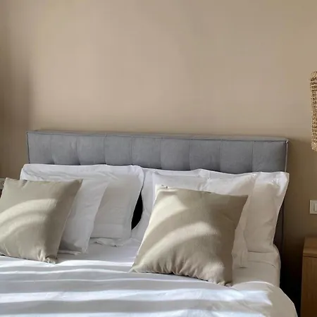 Apartamento Up&above ,new Luxury Apt, Steps From And Old Town *
