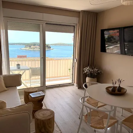 Διαμέρισμα Up&above ,new Luxury Apt, Steps From And Old Town *